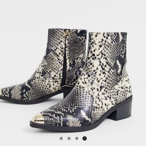NWOT ASOS DESIGN Western Boot